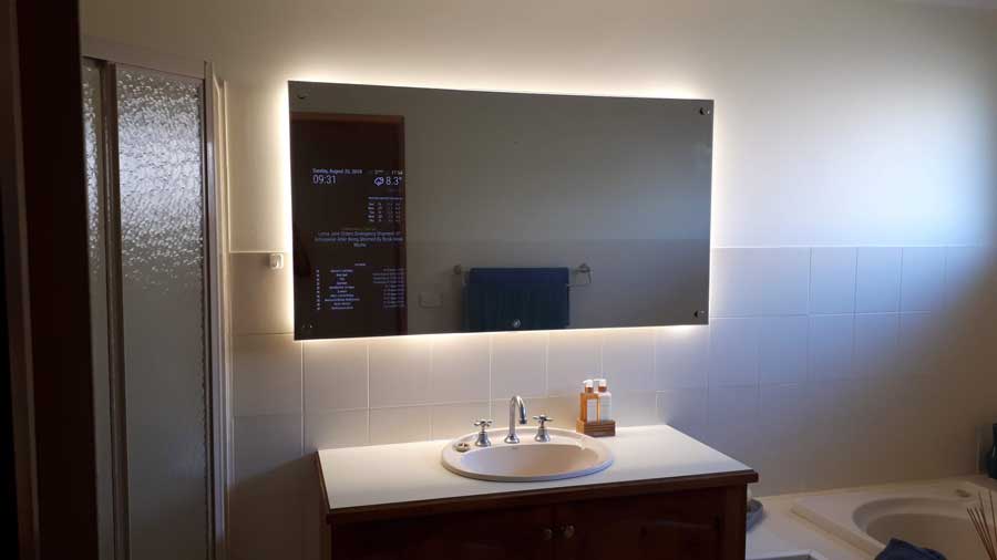 Bathroom smart mirror with daylight display